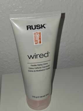 RUSK Wired Flexible Styling Crème — White
